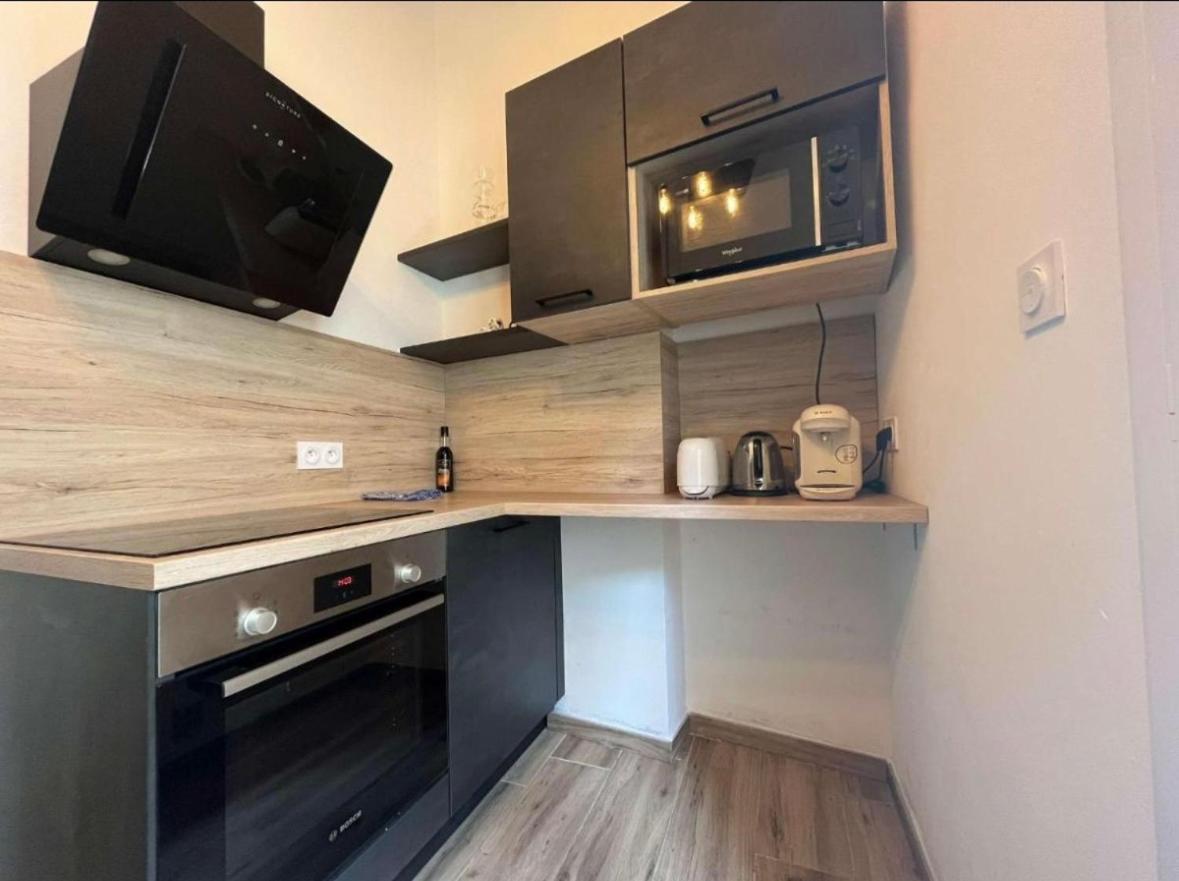 Delice De Nimes Apartment Екстериор снимка